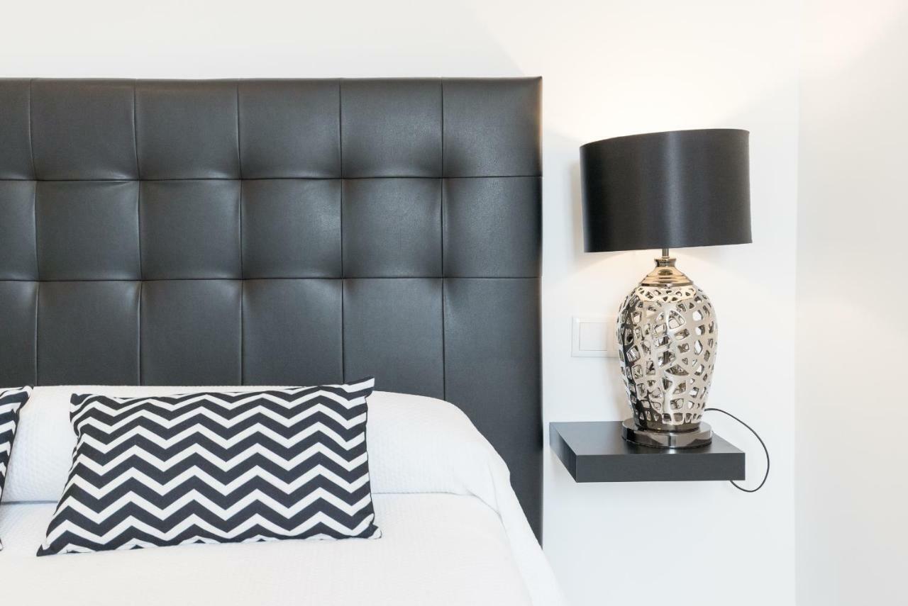 Stunning Spacious City Apartment With Free Parking Málaga Esterno foto