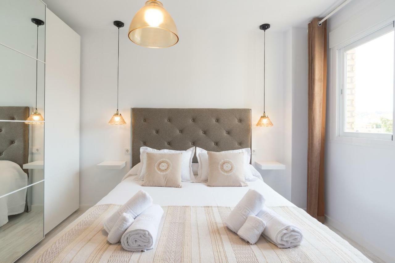 Stunning Spacious City Apartment With Free Parking Málaga Esterno foto