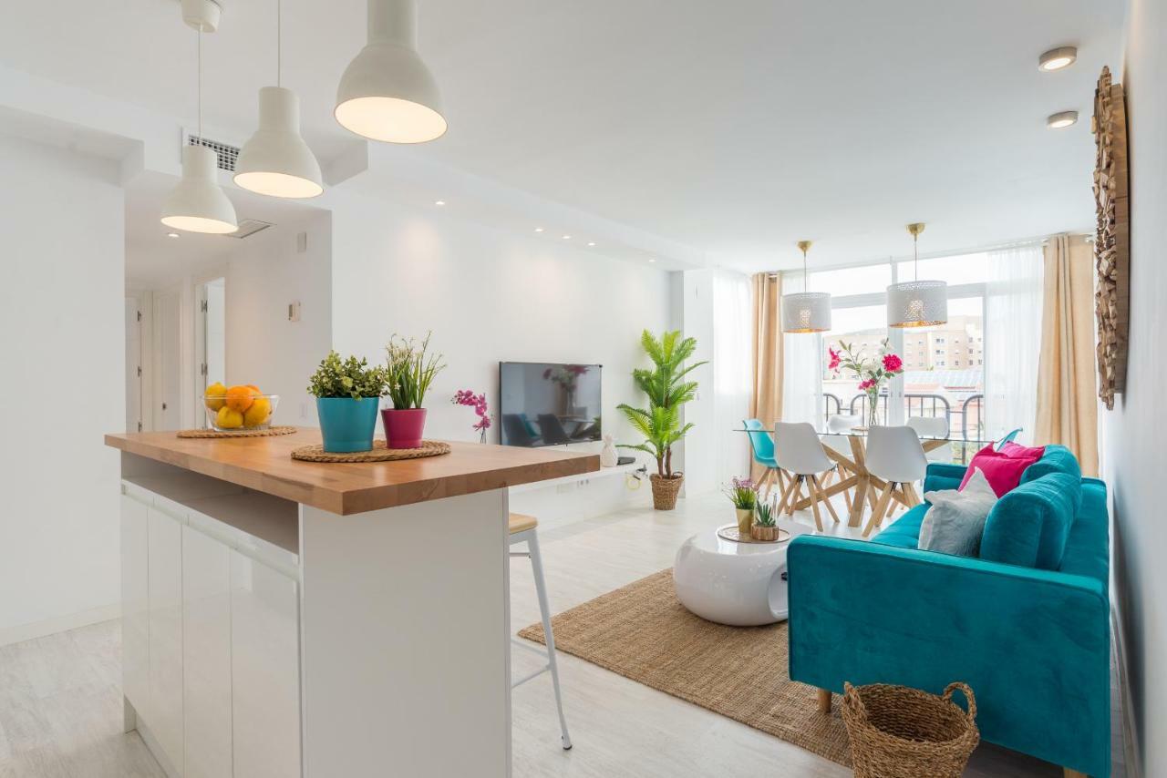 Stunning Spacious City Apartment With Free Parking Málaga Esterno foto