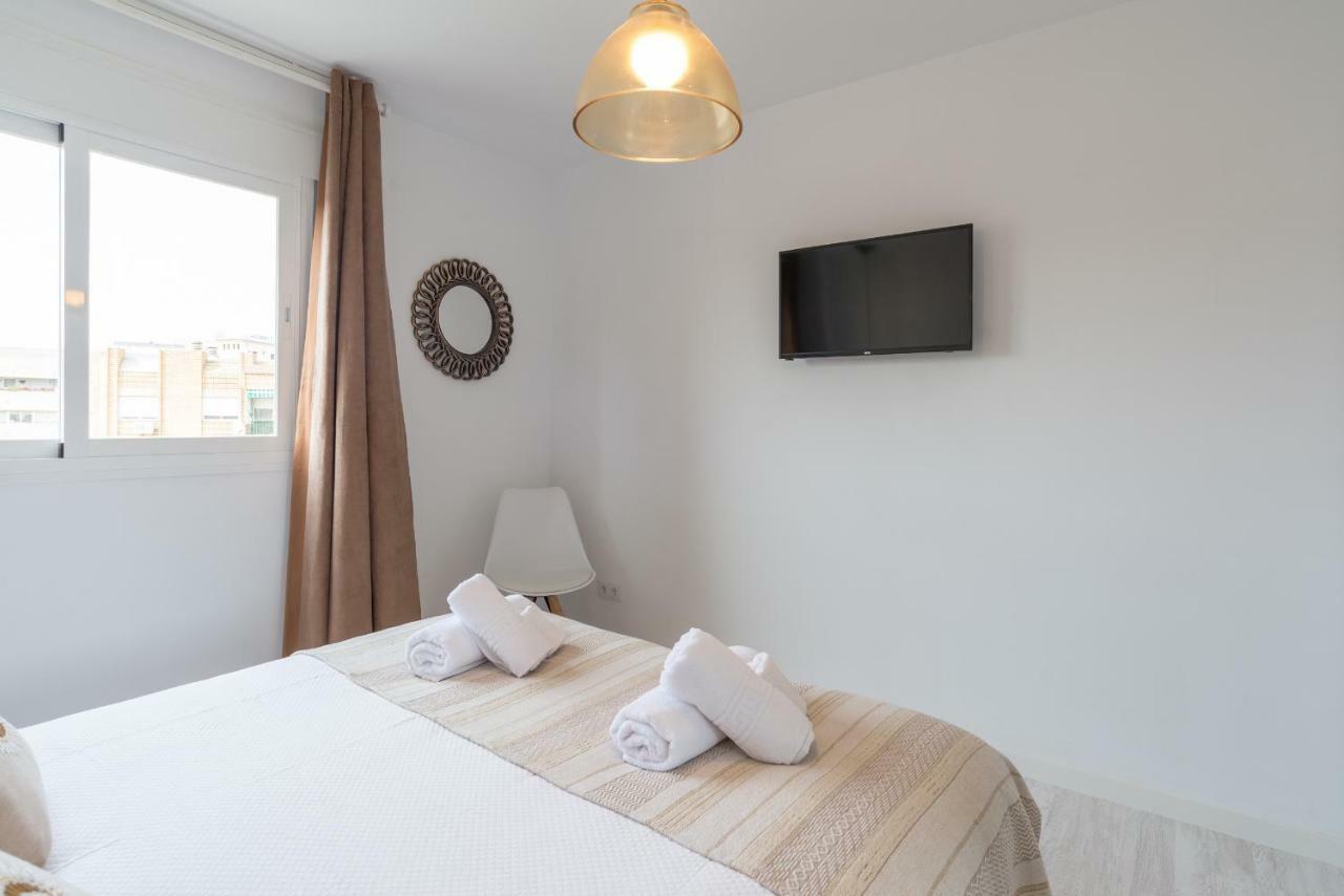 Stunning Spacious City Apartment With Free Parking Málaga Esterno foto