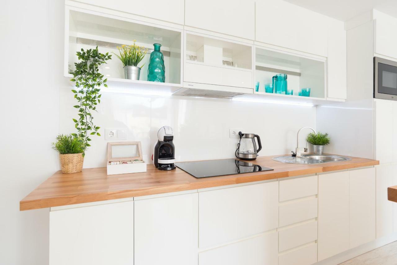 Stunning Spacious City Apartment With Free Parking Málaga Esterno foto