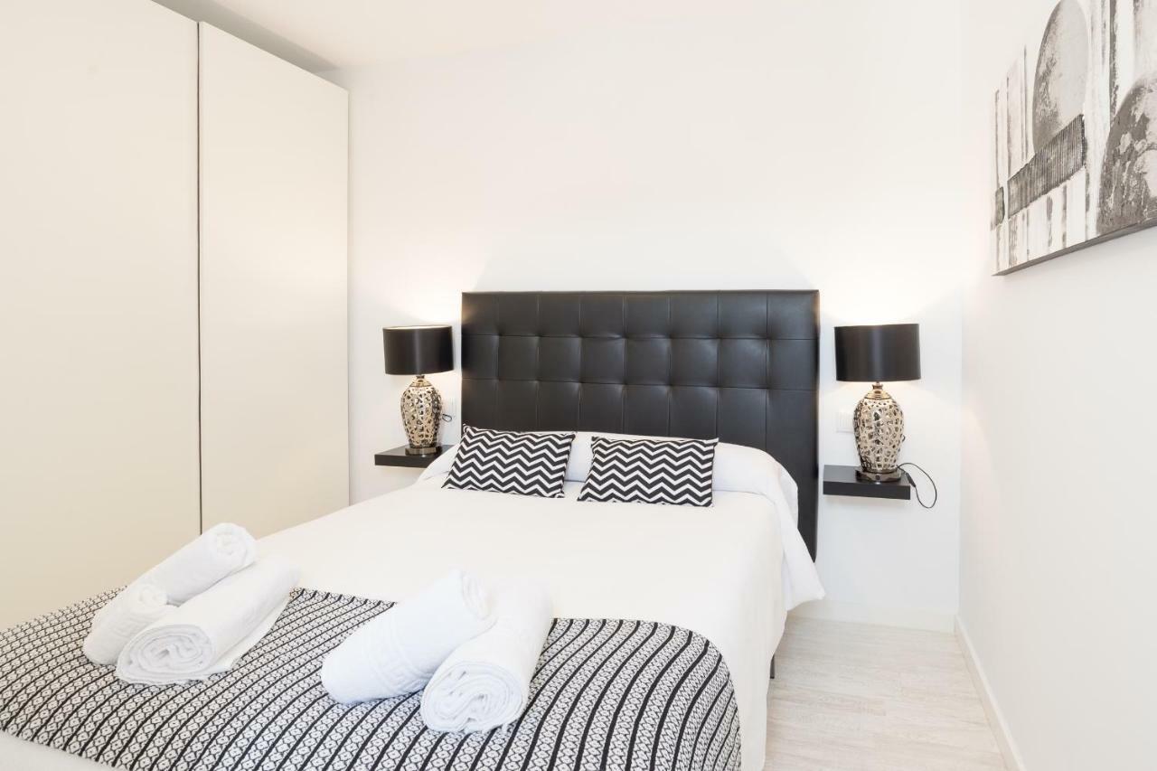 Stunning Spacious City Apartment With Free Parking Málaga Esterno foto