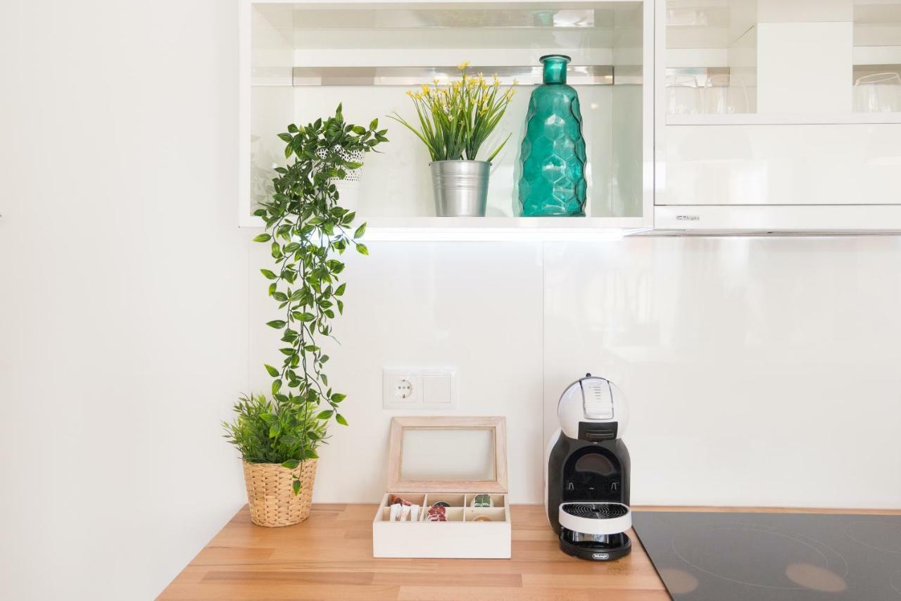 Stunning Spacious City Apartment With Free Parking Málaga Esterno foto