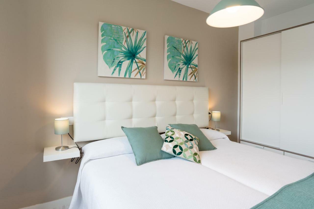 Stunning Spacious City Apartment With Free Parking Málaga Esterno foto