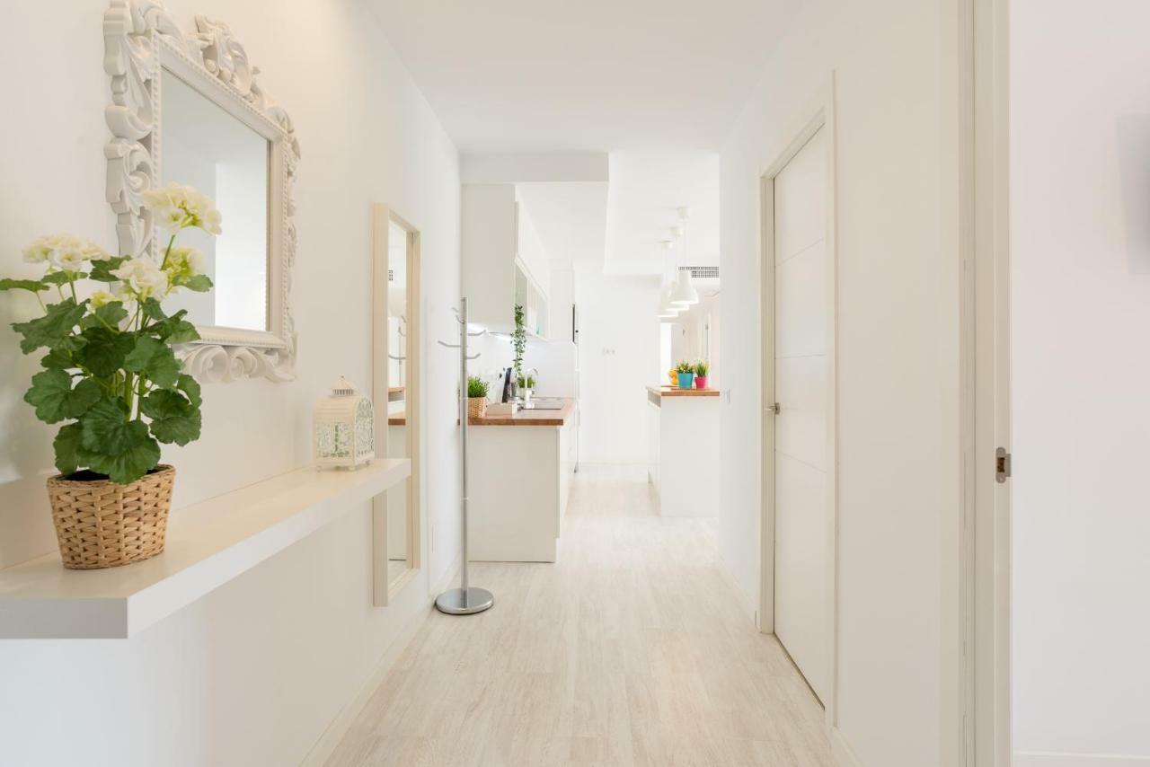 Stunning Spacious City Apartment With Free Parking Málaga Esterno foto