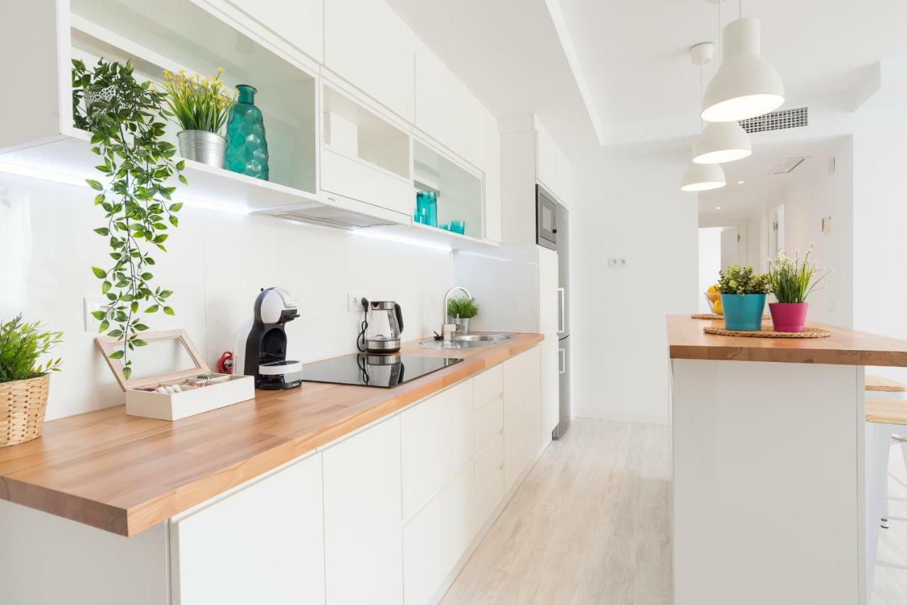 Stunning Spacious City Apartment With Free Parking Málaga Esterno foto