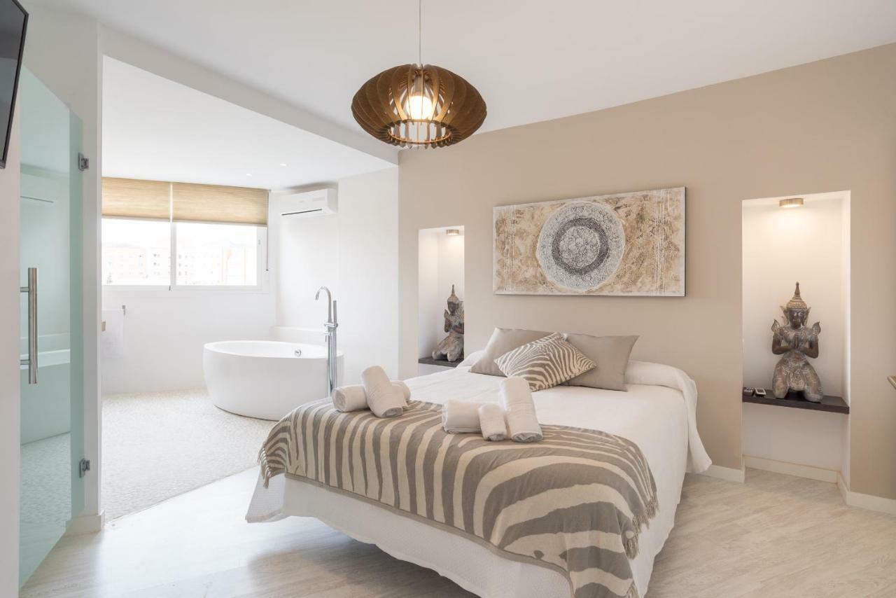Stunning Spacious City Apartment With Free Parking Málaga Esterno foto